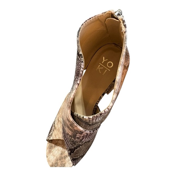 Stylish Faux Snakeskin Open-Toe Heels - Picture 6 of 10